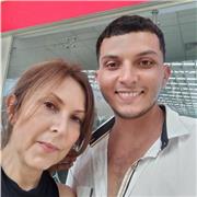 Profesor de religión imparte clase para todas las edades